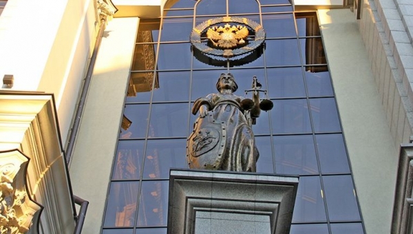 Верховный суд РФ (Определение ВС РФ от 01.10.2019 №77-КГ 19-15) : невозможно удовлетворить одновременно требование истца и признать его недобросовестность. 